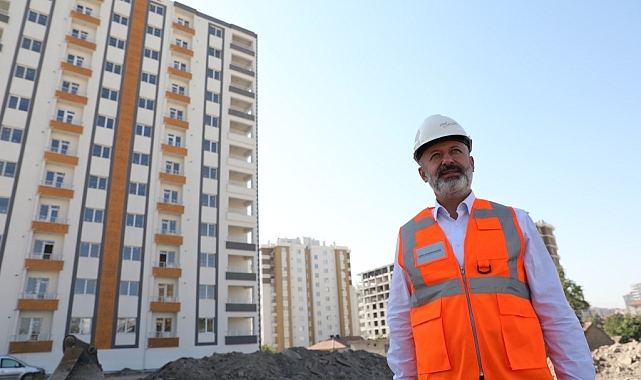 Başkan Çolakbayrakdar: "Dönüşümle 3 bin 59 aile mutlu ve huzurlu yuvalarında"