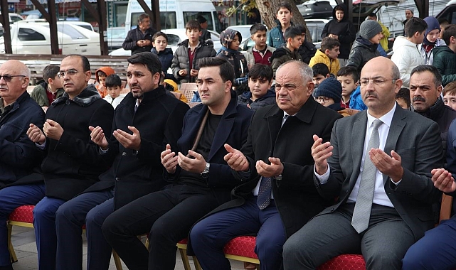Başkan Öztürk Filistin için düzenlenen panayıra destek verdi