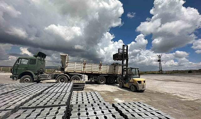 Büyükşehir, 250 bin metrekare kilit beton parke taşı üretti