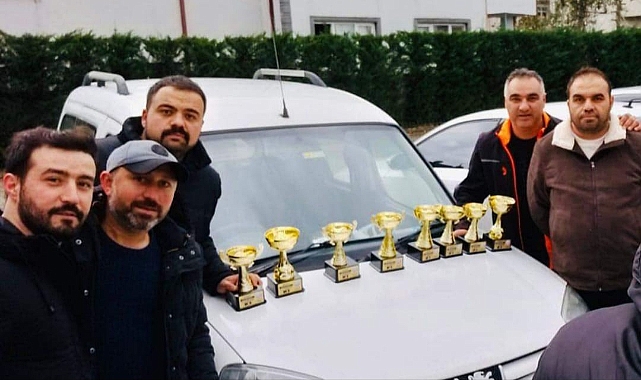 Karamanlı Güvercin Yetiştiricileri, Tepeli Kostüm Güvercinleri Festivalinde Birincilikleri Topladı