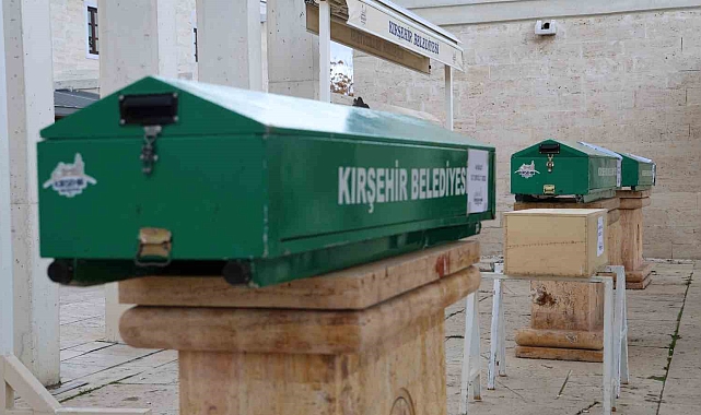 Kazada hayatını kaybeden aile bireyleri Kırşehir'de toprağa verildi