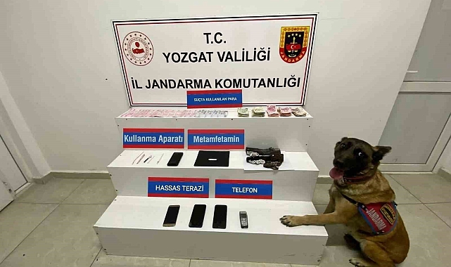Uyuşturucu maddeyi sobada yakmak isterken yakayı ele verdiler