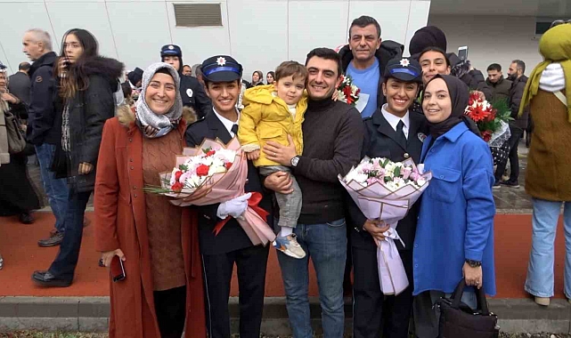 Abla kardeş hayallerindeki polislik mesleğine aynı sıralarda kavuştu