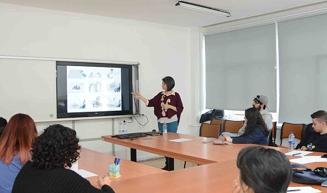 Anadolu Üniversitesi Güzel Sanatlar Eğitimi Bölümünden 'Kolografi Baskı Çalıştayı' düzenledi