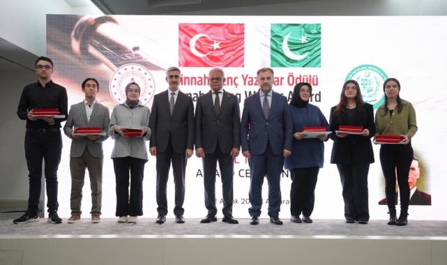 Cinnah Genç Yazarlar Ödül Töreni Bakan Tekin'in katılımıyla gerçekleştirildi