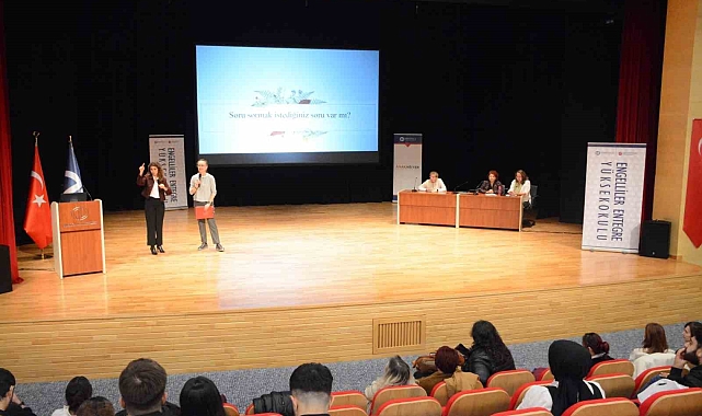 EEYO öğrencileri düzenlenen etkinlikte staj hikayelerini paylaştı