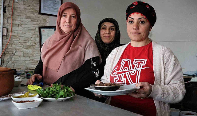 Evini satarak kurduğu iş, hemcinslerine ekmek kapısı oldu