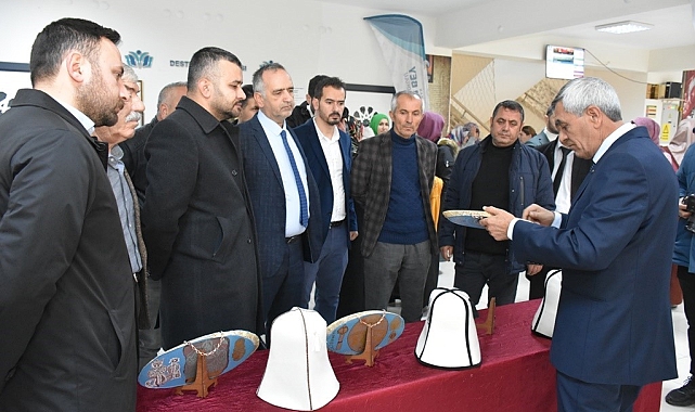 Karaman'da "Taş Devrinden Bugüne" resim sergisi açıldı