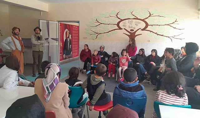 Karapınar'da "Çat Kapı Sınıf Tiyatrosu" öğrencilerle buluştu