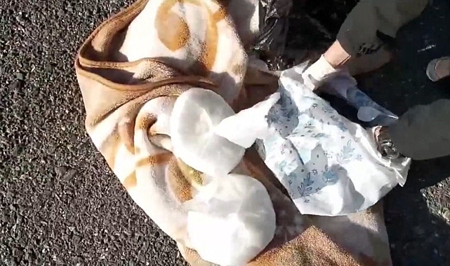 Kayseri polisinden uyuşturucuya geçit yok: Şüpheli araçtan 2 kilo 700 gram uyuşturucu çıktı