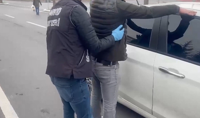 Kayseri'de uyuşturucu tacirlerine suçüstü: 2.7 kilo uyuşturucu madde ele geçirildi