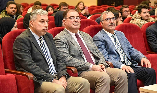 KMÜ'de "Cumhuriyetin 100. Yılında Tarında Teknoloji" paneli düzenlendi