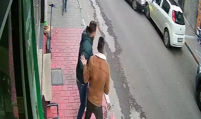 Kontrolden çıkan otomobil, iki araca çarparak durabildi