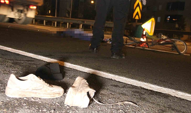 Otomobilin çarptığı bisikletli hayatını kaybetti