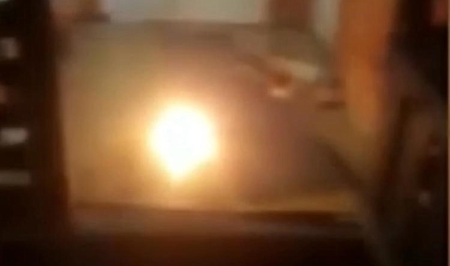 Sosyal medyada canlı yayını açıp evini ateşe verdi
