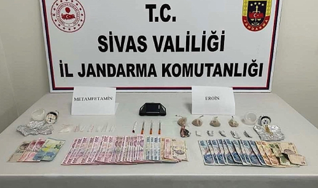 Uyuşturucu tacirlerine Jandarma'dan baskın