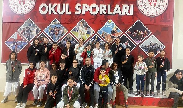 77 sporcu madalya için tatamiye çıktı