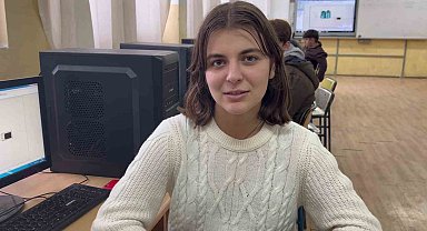 914 kişilik meslek lisesinin tek kız öğrencisi