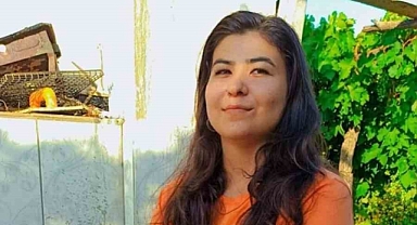 Akrabaları ile otururken yandaki odaya geçip av tüfeği ile kendini vurdu