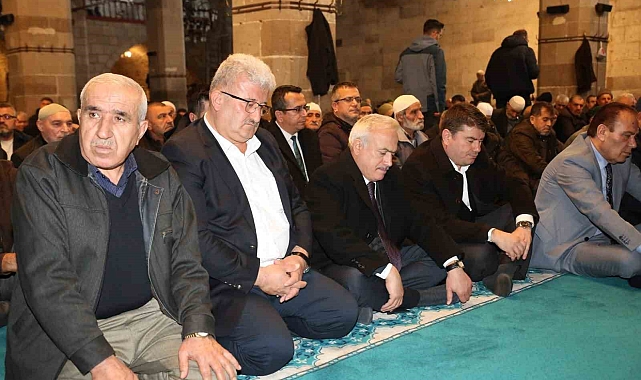 Aksaray'da şehitler için Kuranı Kerim okutulup dualar edildi