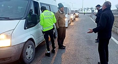 Bayburt'ta okul servis araçları denetleniyor