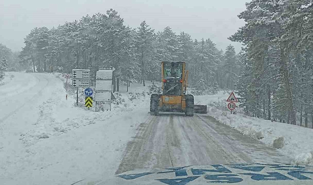 Bursa'da 56 mahallede kar mesaisi