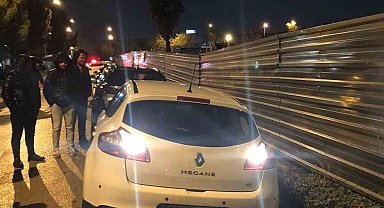 Bursa'da yağış sonrası yol çöktü : 4 araç hasar gördü