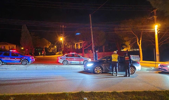 Çeşme'de son 1 haftada aranan 56 kişi yakalandı