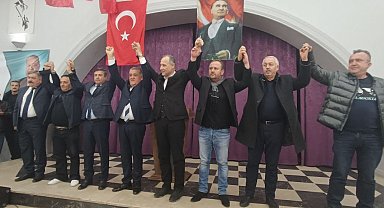 Dede olduğu gün adaylığını açıkladı