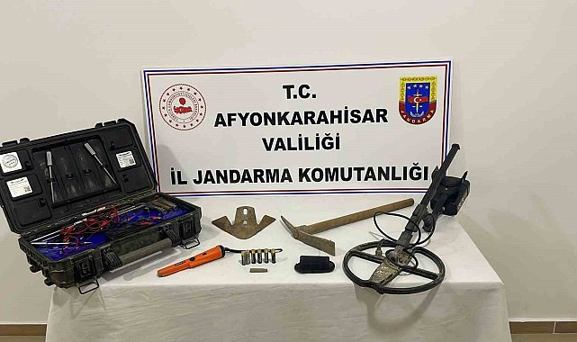 Define avcıları kazıya başlayamadan jandarmaya yakalandı