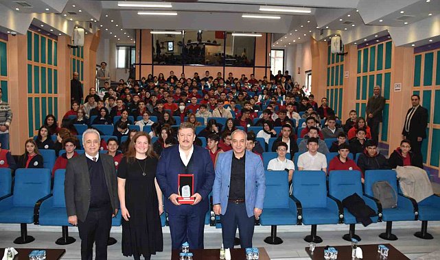 Deniniz OSB Koleji'nde 'Okulum, Mesleği, Kariyerim' seminerleri düzenlendi