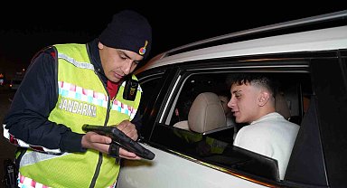 Denizli'de jandarma Aralık ayında 35 bin 702 aracı kontrol etti