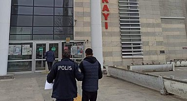 Elazığ'da sokak satıcılarına operasyon: 4 gözaltı