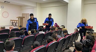 Hakkarili öğrencilere polislik mesleği tanıtıldı