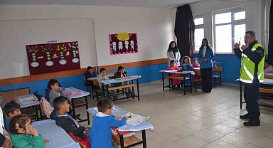 Jandarma ekiplerinden öğrencilere trafik eğitimi