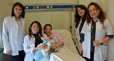 Kalp hastası bebek anne karnında tedavi edildi