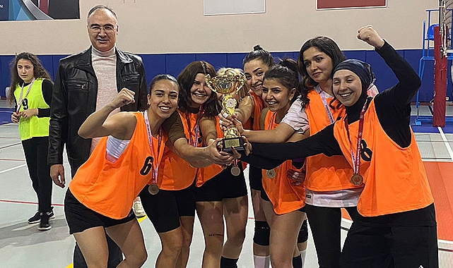 Karaman'da GSB Yurtları arasında voleybol turnuvası