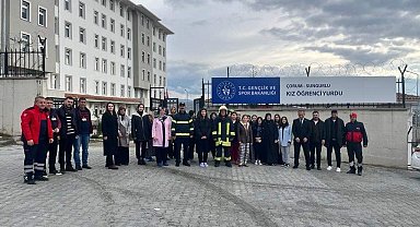 Kız öğrenci yurdunda yangın tatbikatı