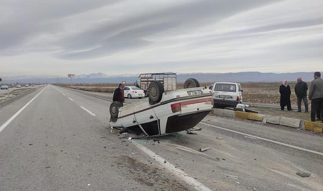 Konya'da iki otomobil çarpıştı: 8 yaralı