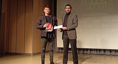 Lise öğrencisi yarışmada kazandığı 6 bin TL'lik ödülü Filistin'e bağışladı