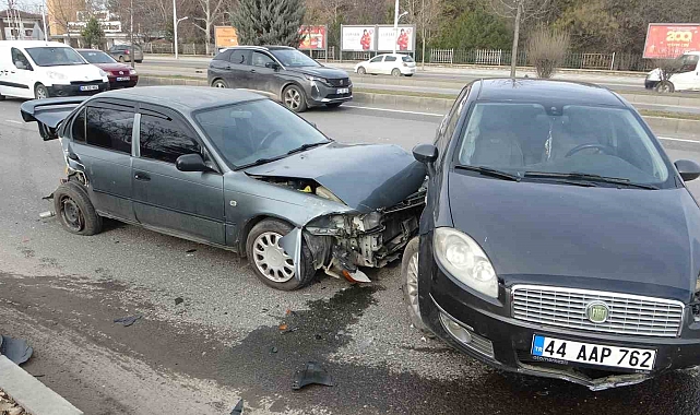 Malatya'da 6 aracın karıştığı zincirleme kazada 2 yaralı