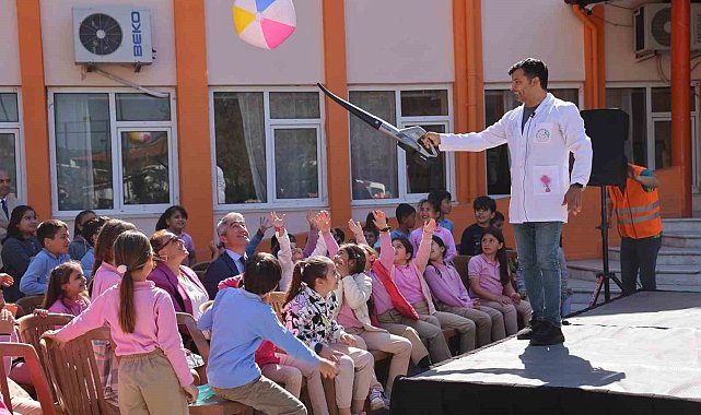 Marmaris'te 106 bin çocuk bilim ve eğitimle tanıştı