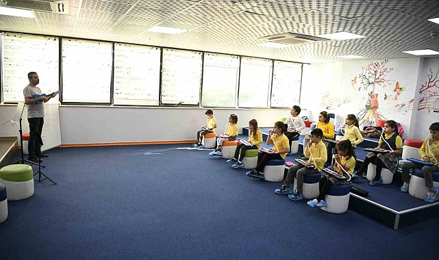 Öğrenciler sanatla büyüyor