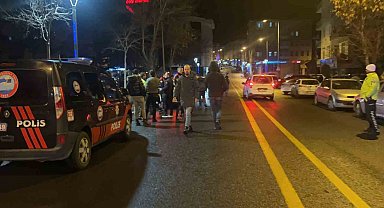 Önce kavga etti, sonra polisin üzerine araç sürdü: 1 polis yaralı