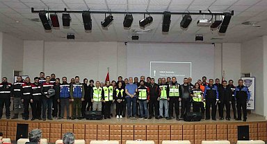 Polisten motosiklet sürücülerine eğitim