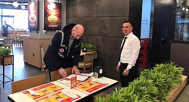 Rize'de kafe ve lokantalarda fiyat listesi denetimi yapıldı