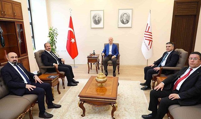 Sağlık-Sen, üniversite hastanesi çalışanlarının sorunlarını içeren raporu YÖK Başkanı Özvar'a sundu