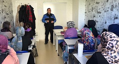 Samsun polisi suçlara karşı vatandaşları bilgilendirdi