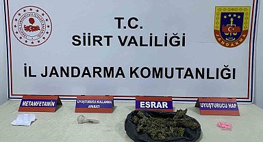 Siirt'te yol kontrollerinde farklı araçlarda uyuşturucu madde ele geçirildi