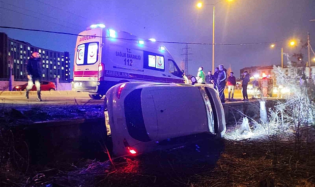 Sivas'ta Otomobil yan yattı: 3'ü çocuk 5 kişi yaralandı